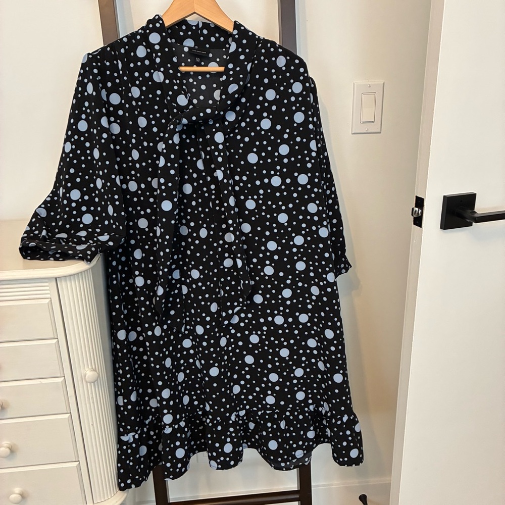 Who What Wear Polka Dot dress with tie at neck. Size XXL. EUC. Black with blue